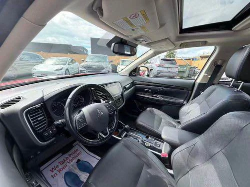 2017 Mitsubishi Outlander - Image 11 of 12