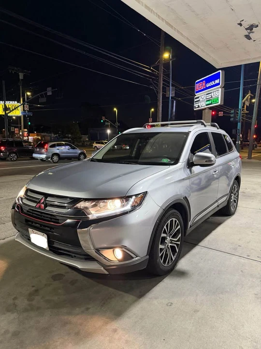 2017 Mitsubishi Outlander - Image 4 of 19