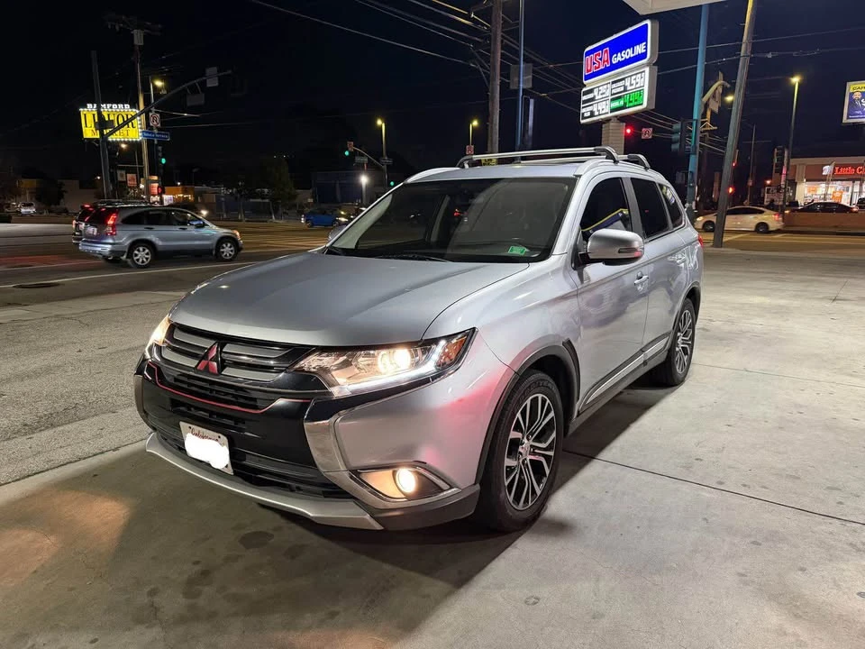 2017 Mitsubishi Outlander - Image 9 of 19