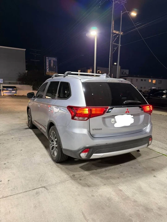 2017 Mitsubishi Outlander - Image 3 of 19