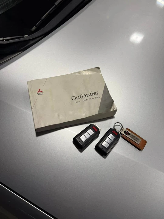 2017 Mitsubishi Outlander - Image 10 of 19