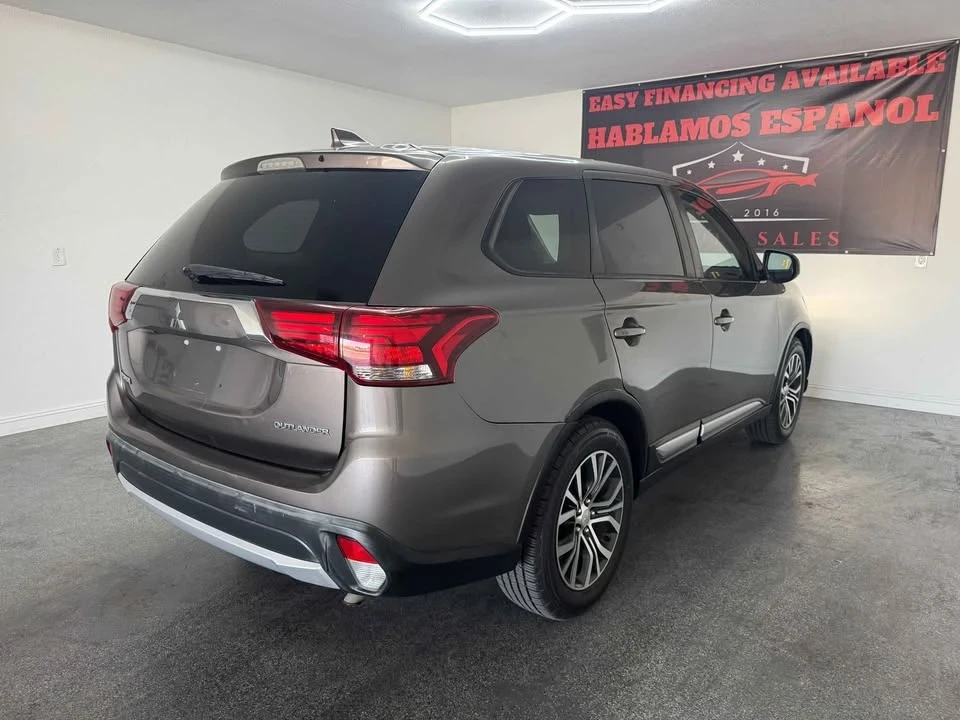 2017 Mitsubishi Outlander - Image 5 of 17