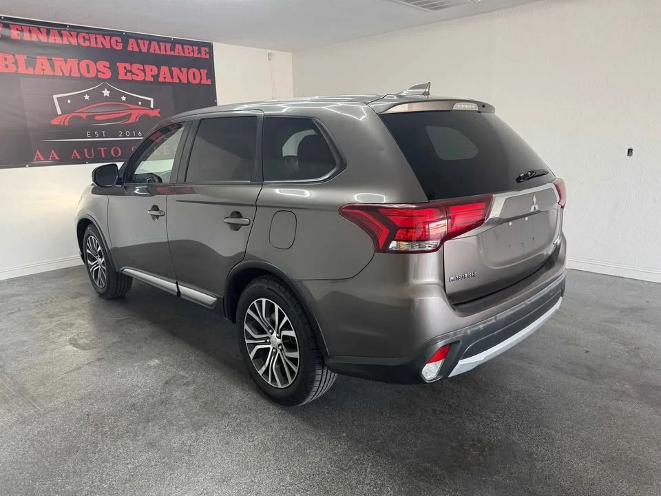 2017 Mitsubishi Outlander - Image 7 of 17