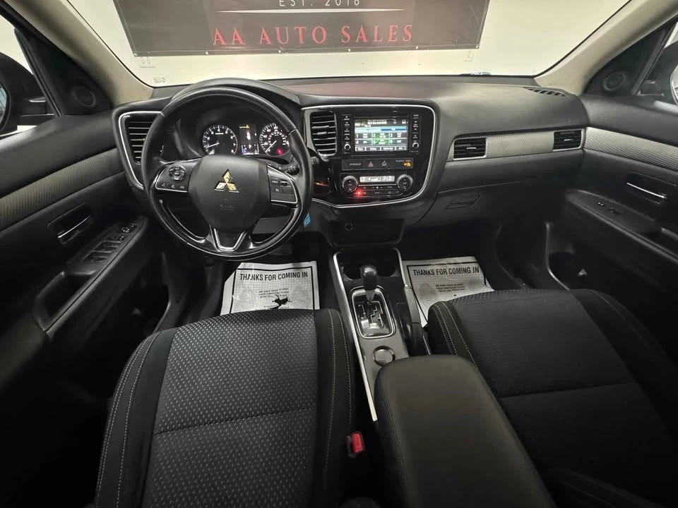 2017 Mitsubishi Outlander - Image 13 of 17