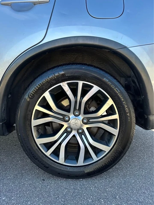 2017 Mitsubishi Outlander - Image 17 of 20
