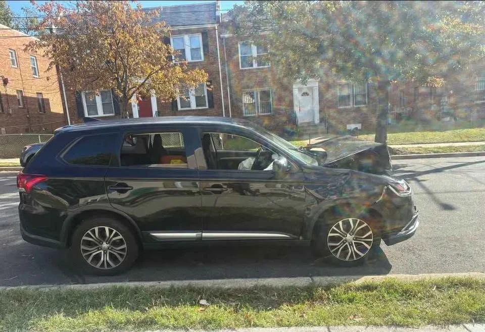 2017 Mitsubishi Outlander - Image 2 of 4