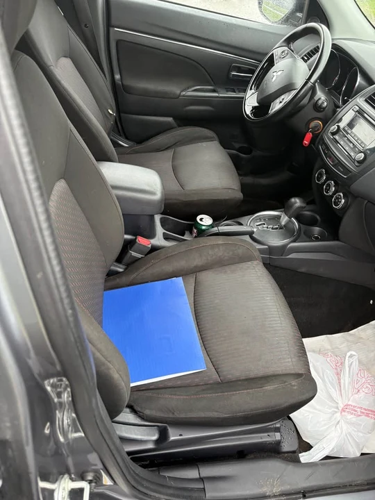 2017 Mitsubishi Outlander - Image 7 of 8