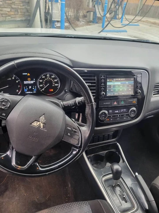 2017 Mitsubishi Outlander - Image 4 of 7