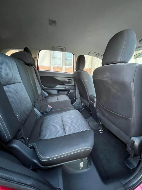 2017 Mitsubishi Outlander - Image 7 of 8