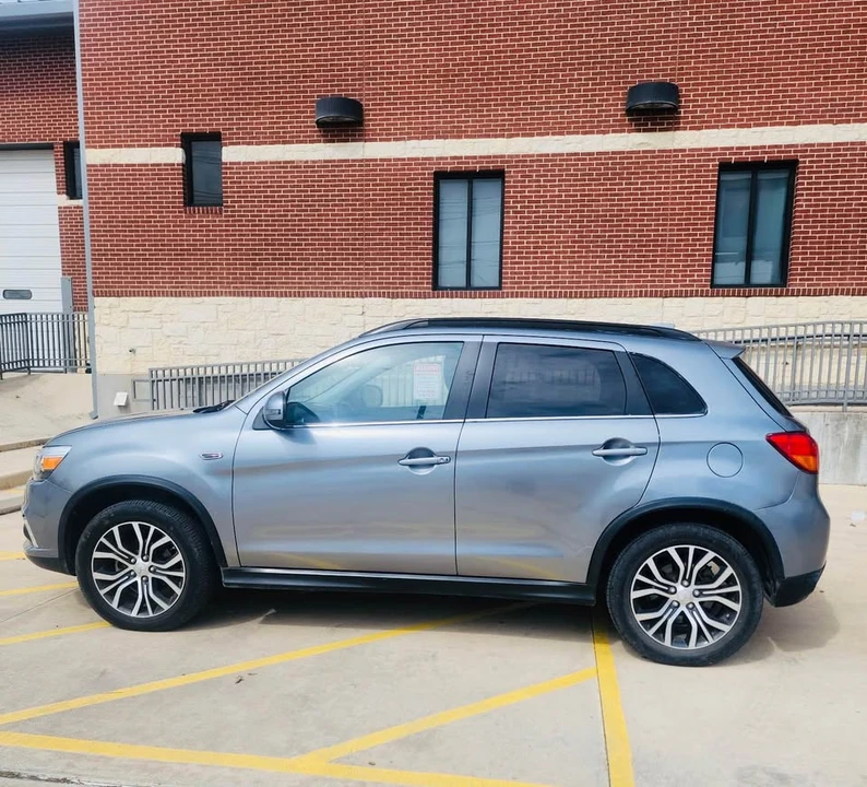 2017 Mitsubishi Outlander - Image 4 of 18