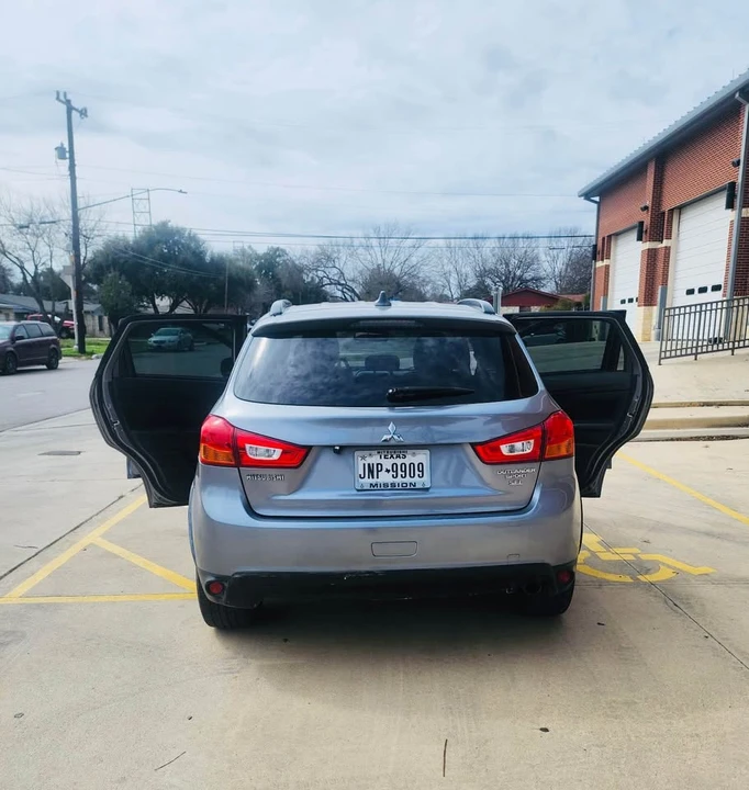 2017 Mitsubishi Outlander - Image 18 of 18