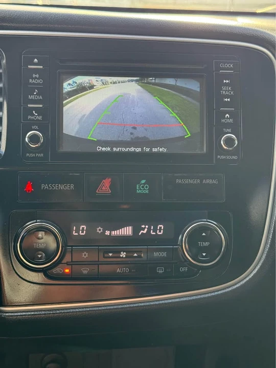 2017 Mitsubishi Outlander - Image 11 of 11