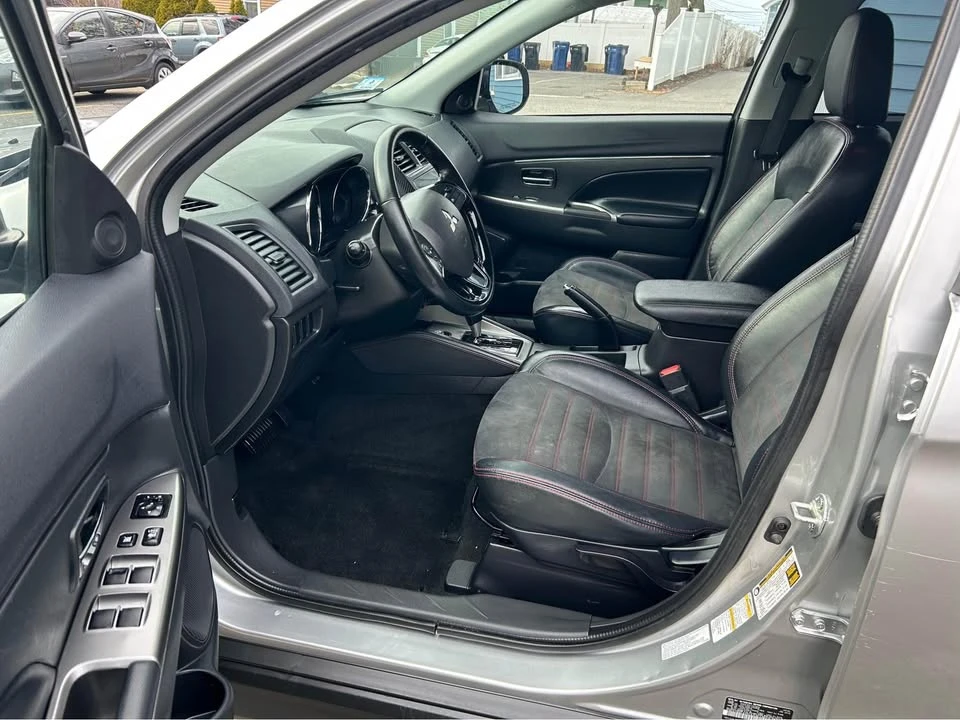 2017 Mitsubishi Outlander - Image 6 of 12