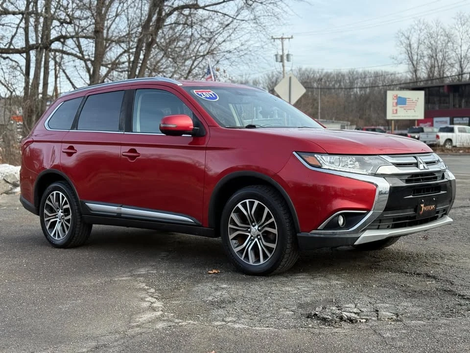 2017 Mitsubishi Outlander - Image 9 of 15