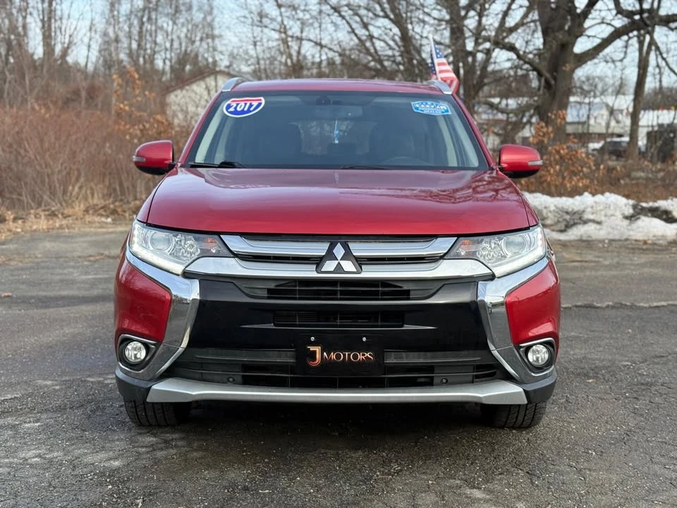 2017 Mitsubishi Outlander - Image 2 of 15
