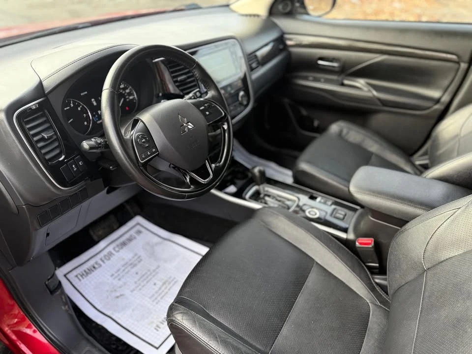 2017 Mitsubishi Outlander - Image 10 of 15