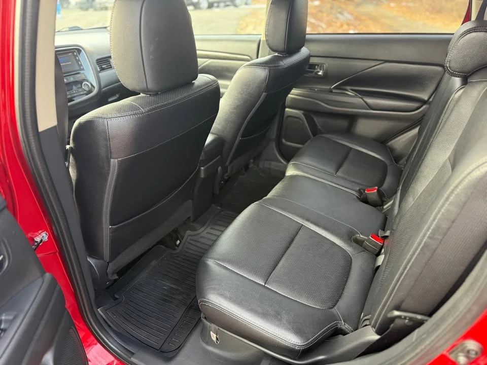 2017 Mitsubishi Outlander - Image 11 of 15