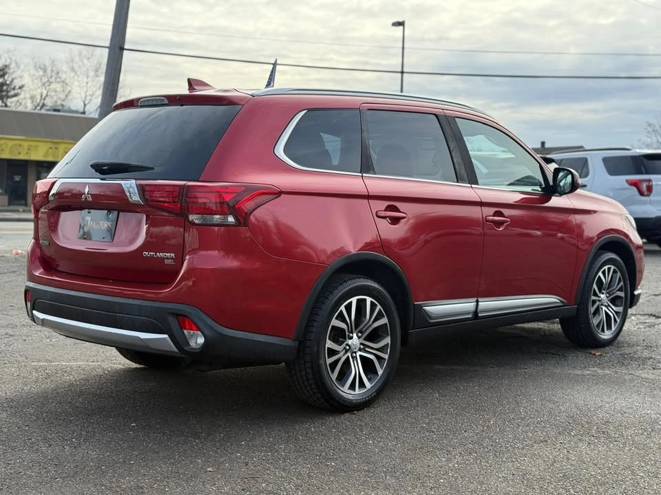 2017 Mitsubishi Outlander - Image 7 of 15