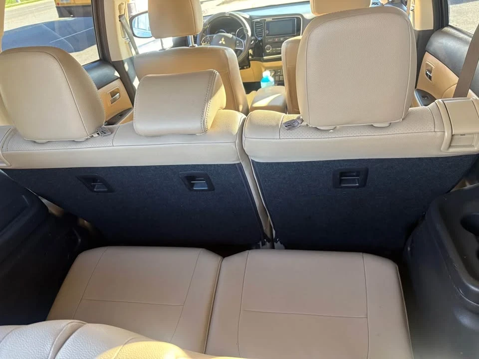 2017 Mitsubishi Outlander - Image 3 of 7