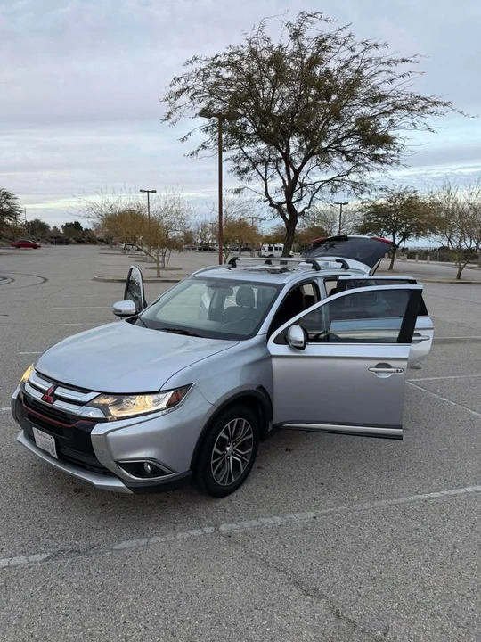 2017 Mitsubishi Outlander - Image 5 of 19