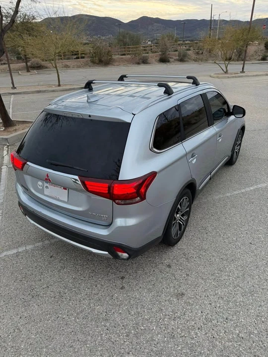 2017 Mitsubishi Outlander - Image 9 of 19