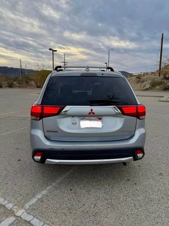 2017 Mitsubishi Outlander - Image 7 of 19