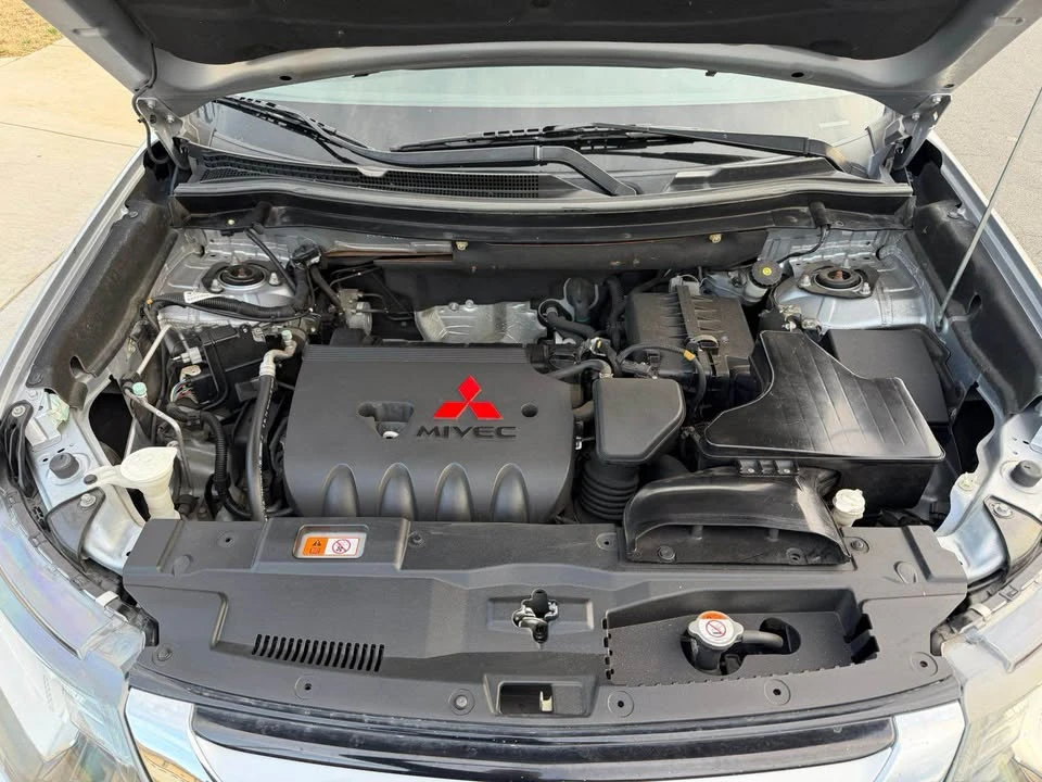 2017 Mitsubishi Outlander - Image 14 of 19