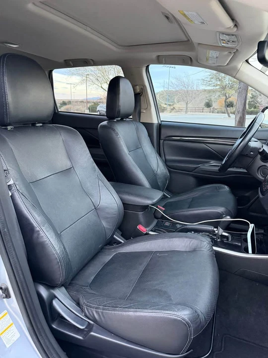 2017 Mitsubishi Outlander - Image 16 of 19
