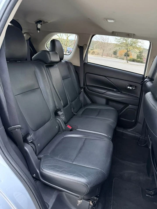2017 Mitsubishi Outlander - Image 17 of 19