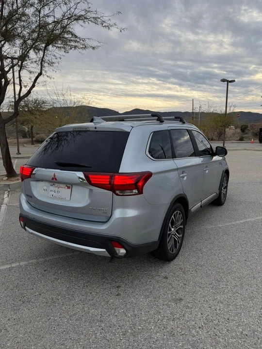 2017 Mitsubishi Outlander - Image 12 of 19