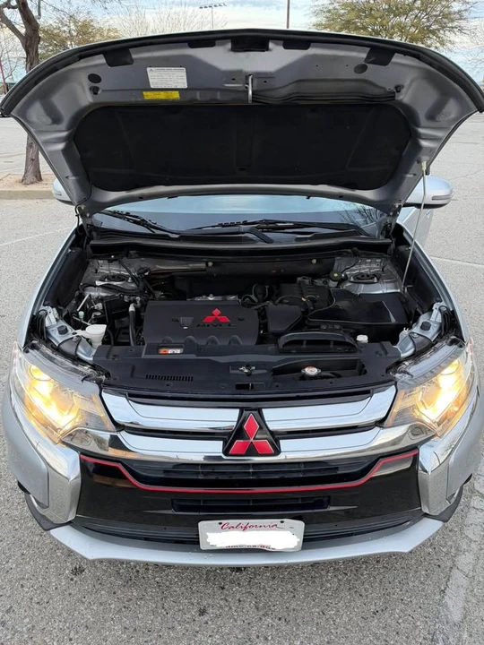 2017 Mitsubishi Outlander - Image 13 of 19