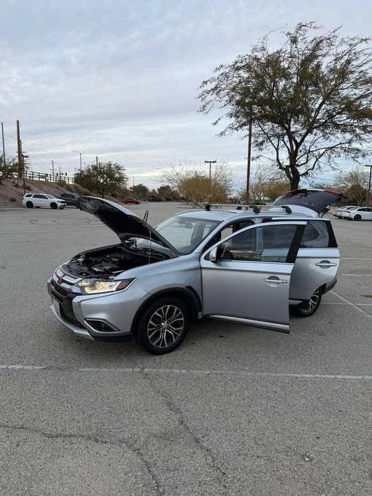 2017 Mitsubishi Outlander - Image 11 of 19