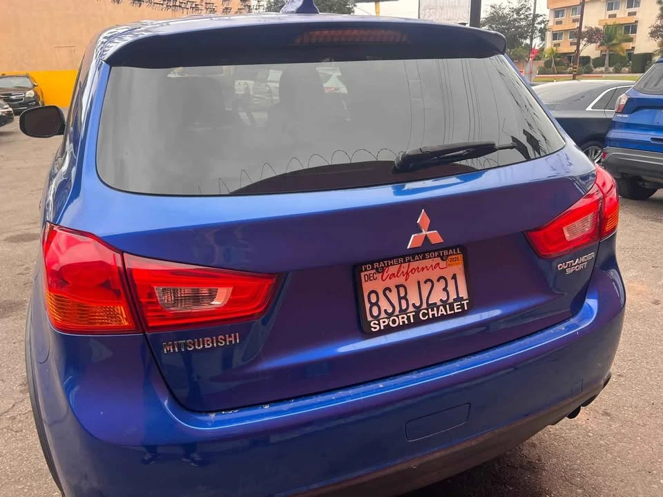 2017 Mitsubishi Outlander - Image 3 of 10