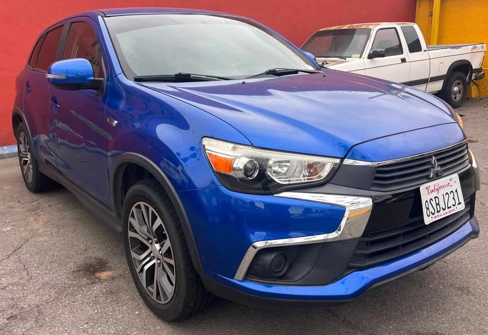2017 Mitsubishi Outlander - Image 9 of 10