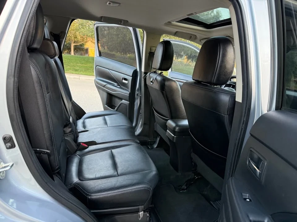2017 Mitsubishi Outlander - Image 10 of 15