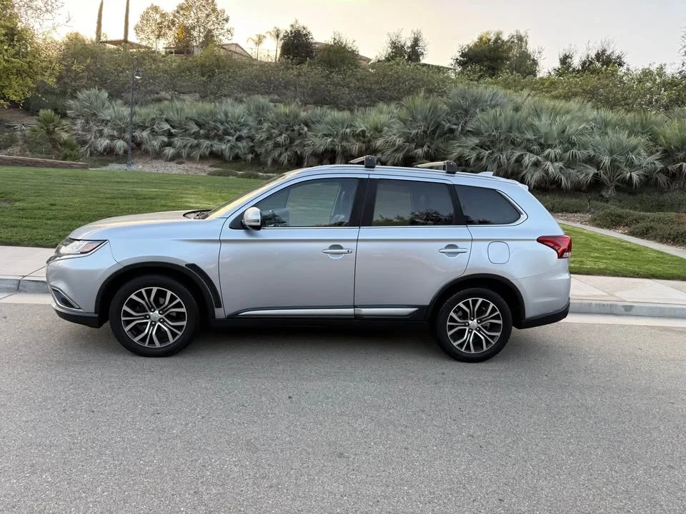 2017 Mitsubishi Outlander - Image 7 of 15
