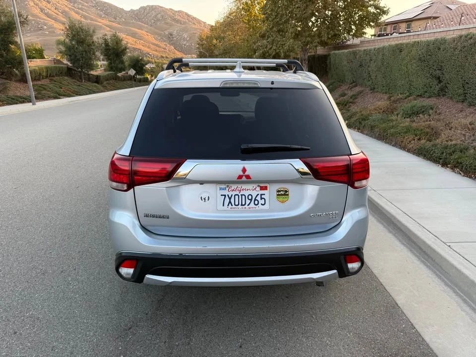 2017 Mitsubishi Outlander - Image 4 of 15