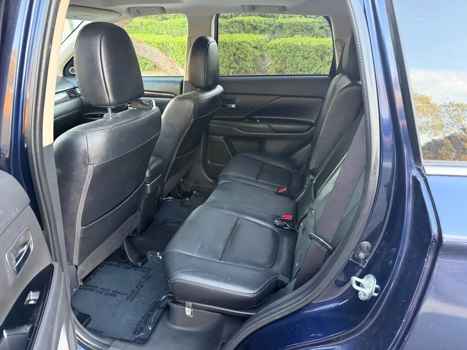 2017 Mitsubishi Outlander - Image 11 of 13