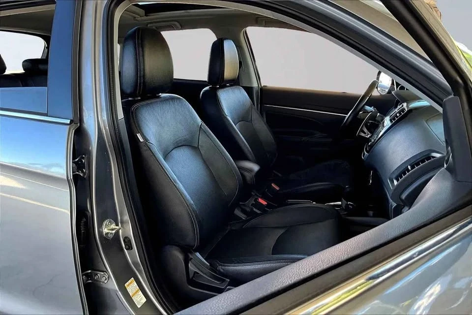 2017 Mitsubishi Outlander - Image 18 of 19