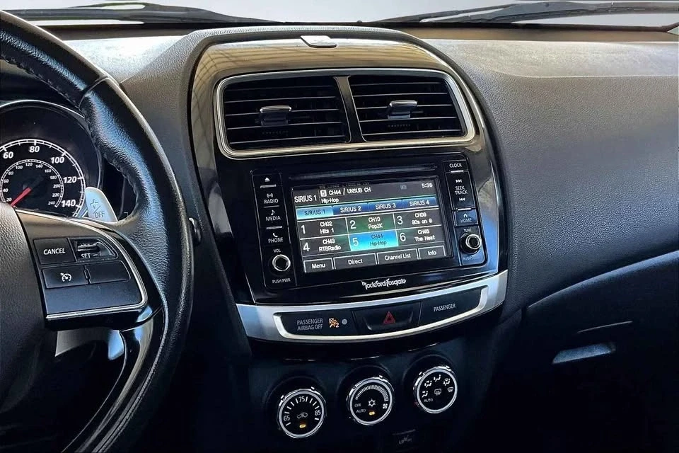2017 Mitsubishi Outlander - Image 8 of 19