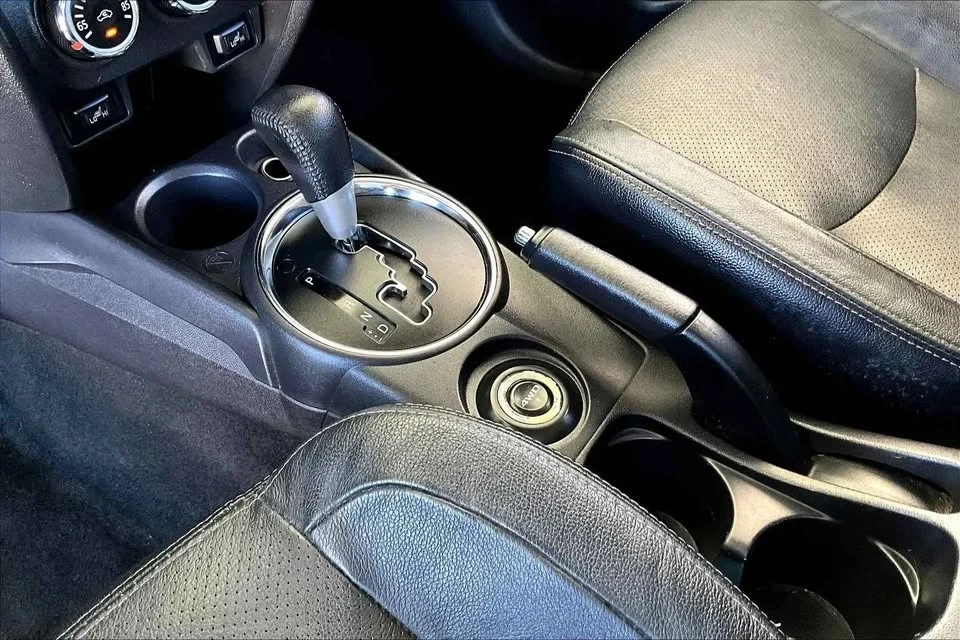 2017 Mitsubishi Outlander - Image 12 of 19