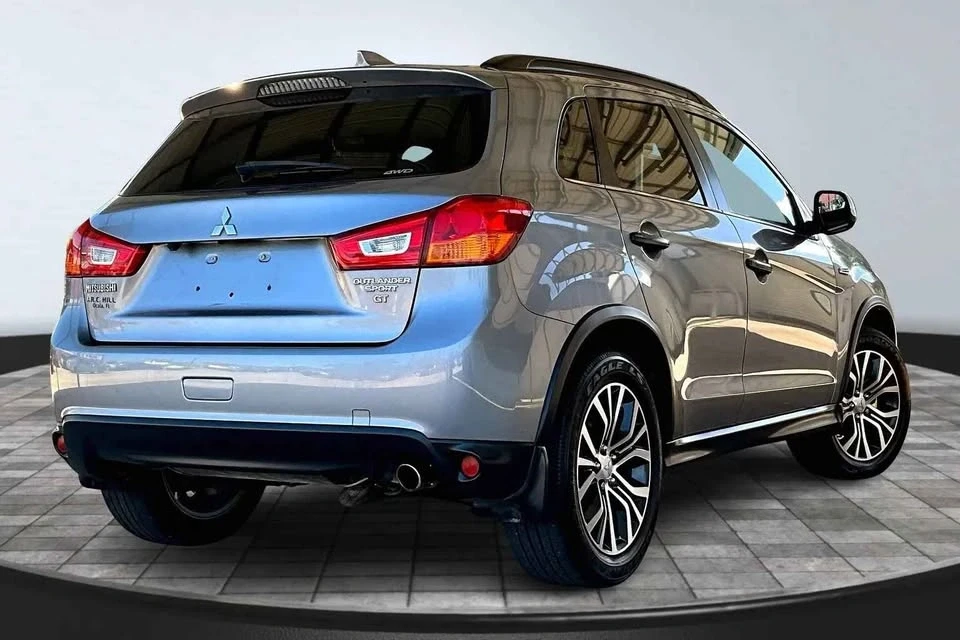 2017 Mitsubishi Outlander - Image 5 of 19