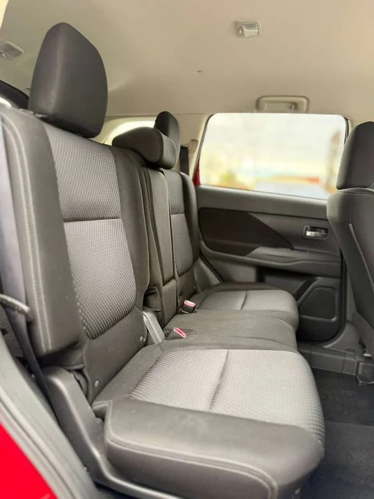 2017 Mitsubishi Outlander - Image 13 of 14