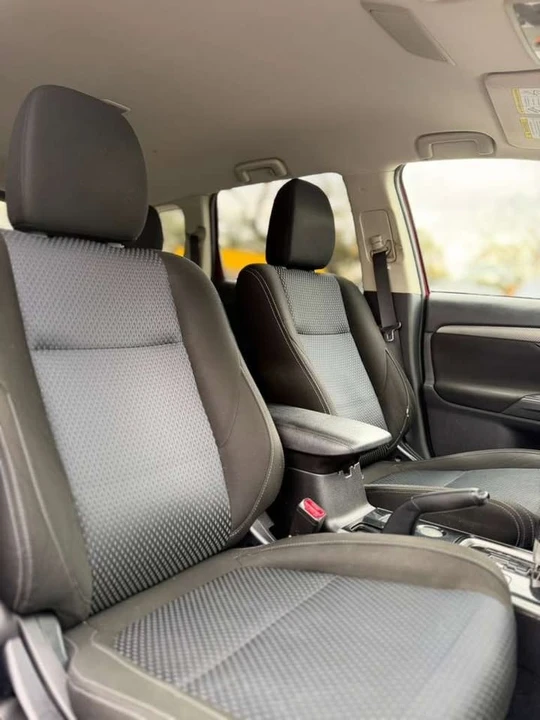 2017 Mitsubishi Outlander - Image 11 of 14