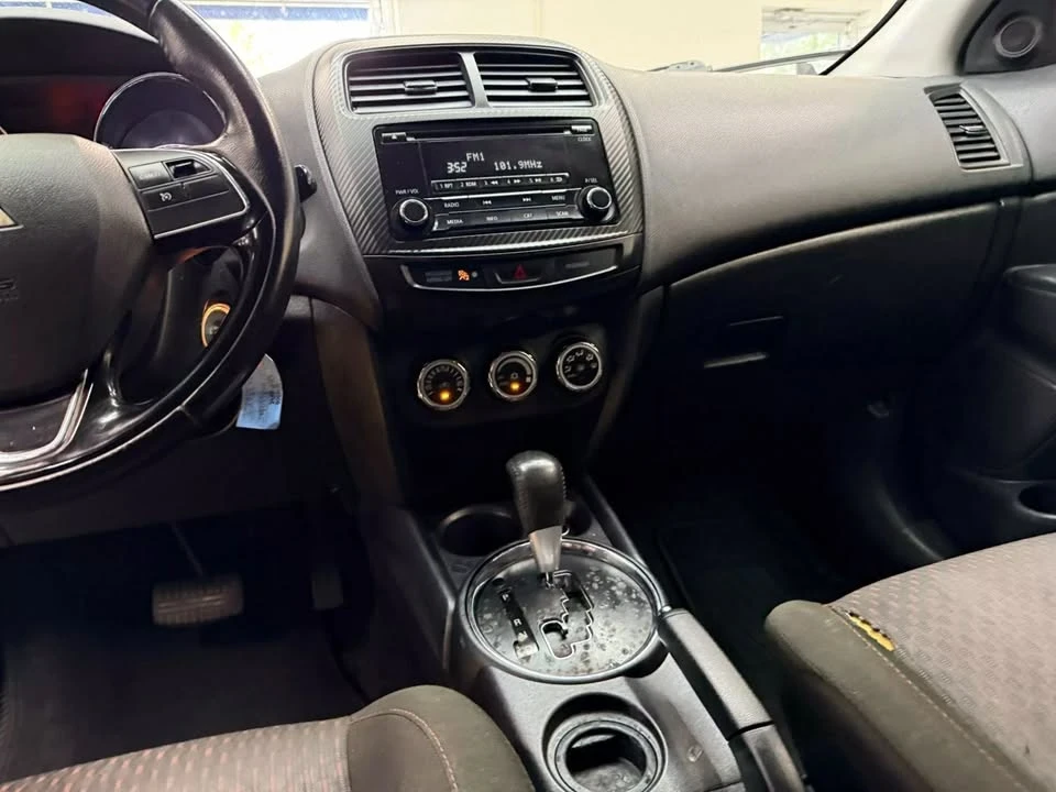2017 Mitsubishi Outlander - Image 10 of 19