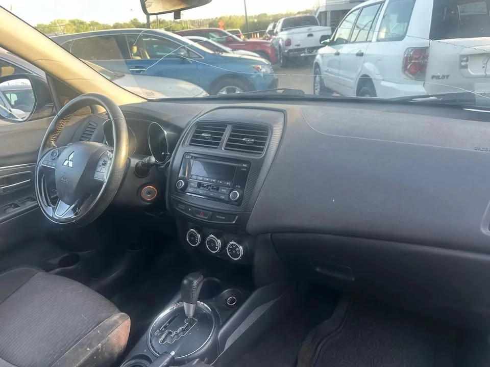 2017 Mitsubishi Outlander - Image 5 of 7
