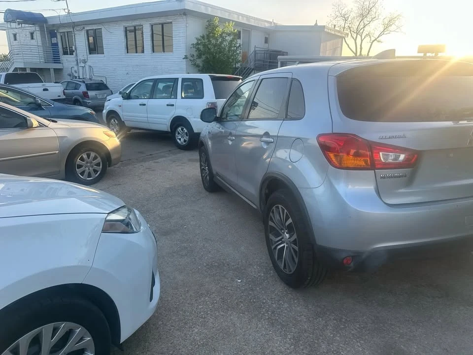2017 Mitsubishi Outlander - Image 4 of 7