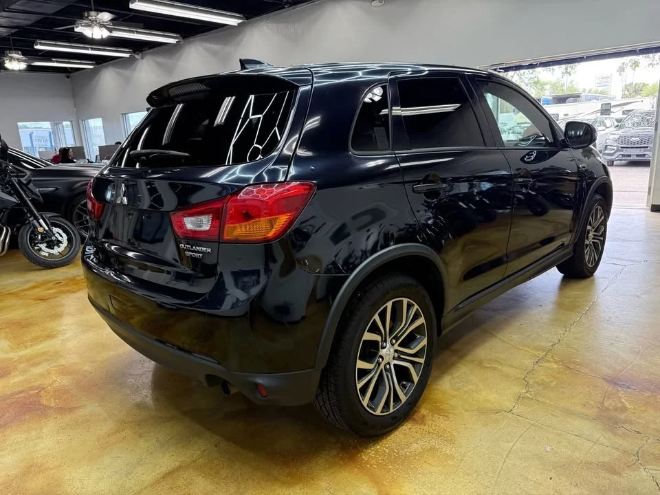 2017 Mitsubishi Outlander - Image 3 of 19