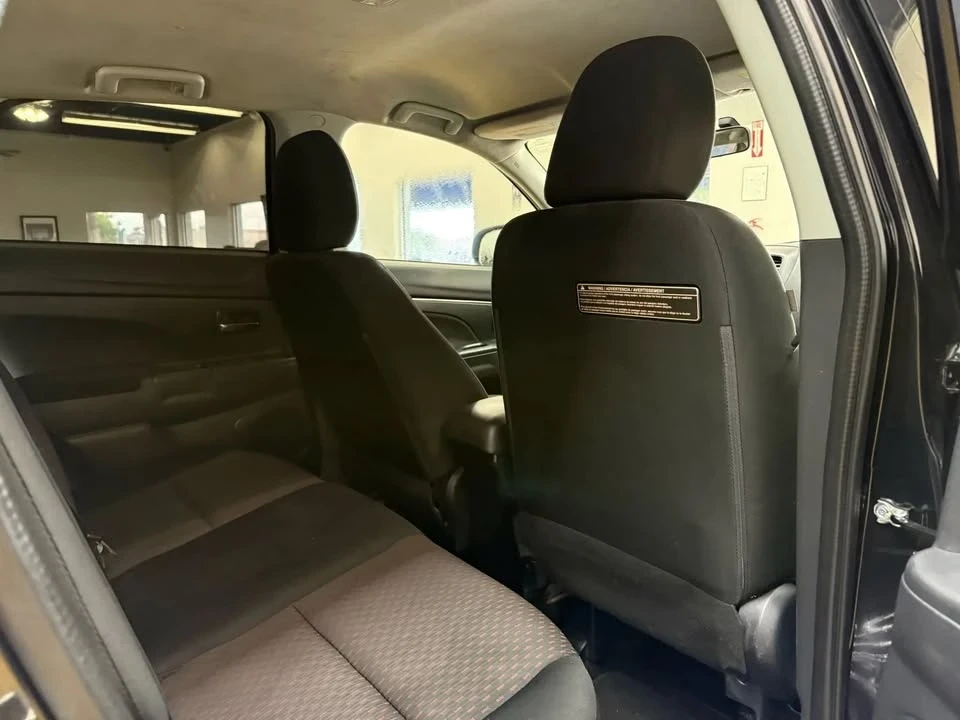 2017 Mitsubishi Outlander - Image 13 of 19