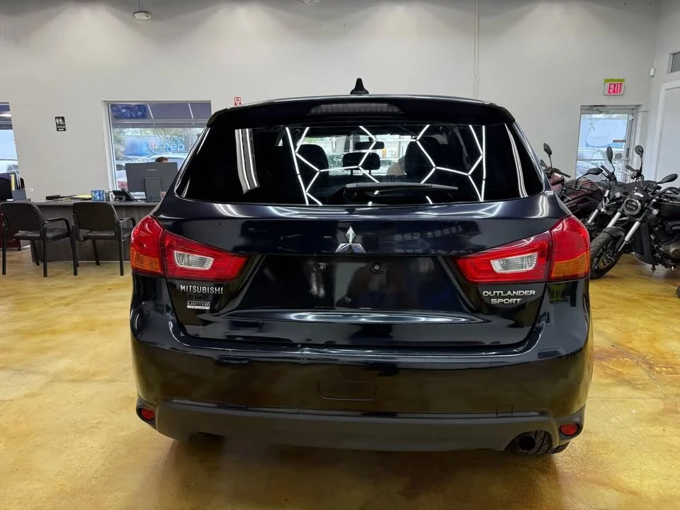 2017 Mitsubishi Outlander - Image 4 of 19